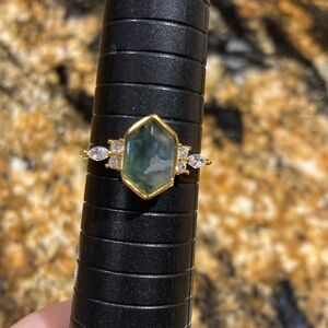 Elegant Gold and Green Gemstone Ring size 7.5